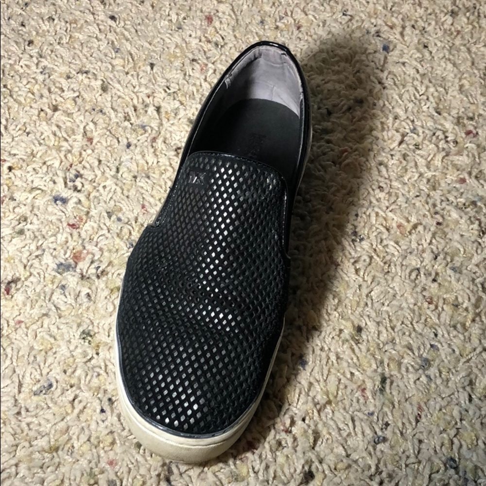 Shoes - Picture 2 of 5